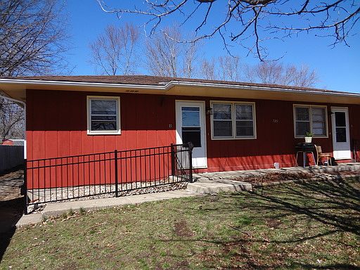 1st image of 729 Demaret Dr #B