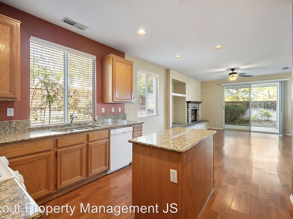 1st image of 37760 Amber Ln