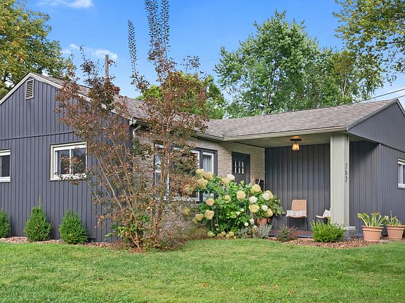 3rd image of 252 Pingree Dr