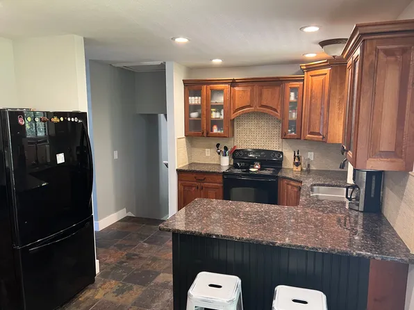 8892 S Flatiron Dr, Sandy, UT 84093