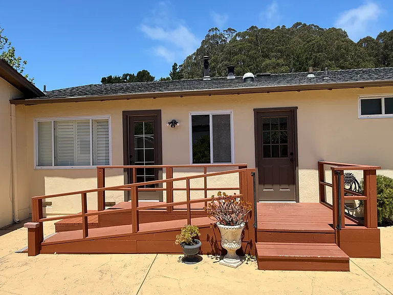 1651 Toledo Ct — Photo 12