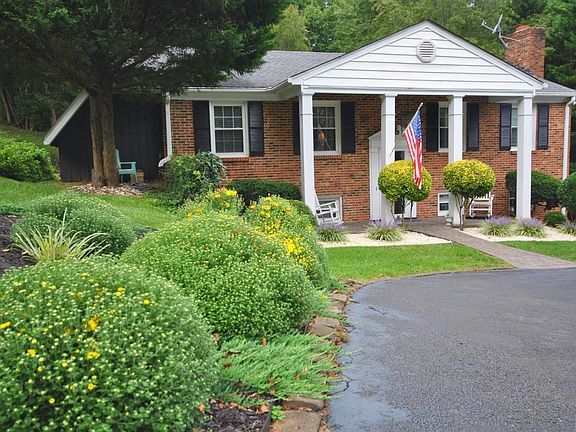 2nd image of 517 Sandusky Dr
