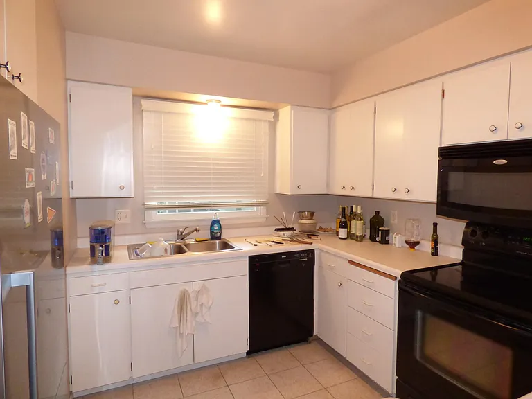 410 6th Ave SW #M5 — Photo 5