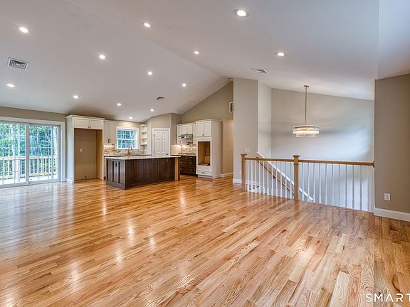 4th image of 20 Oak Drive