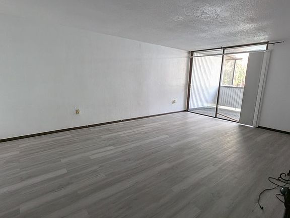 4th image of 613 SW 75th St APT 101
