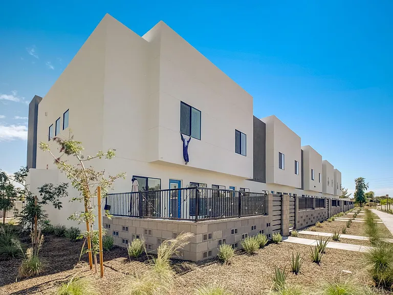 775 W Coolidge St #6 — Photo 37