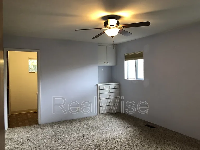 710 NW Midland Ave — Photo 29