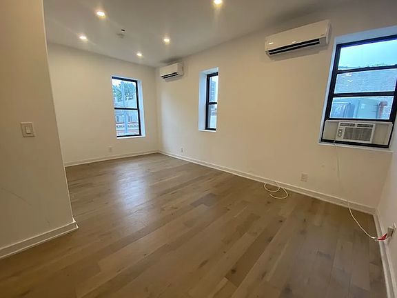 3rd image of 4922 5th Ave #2B