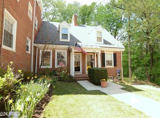 3320 S Wakefield St #B, Arlington, VA 22206