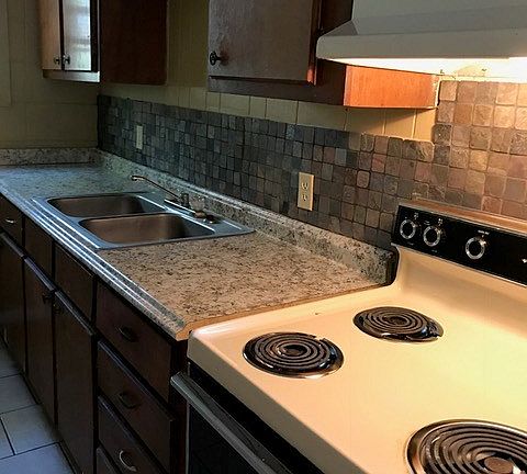 5th image of 4017 Camellia Dr APT B8