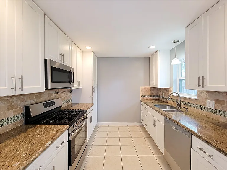 5846 Ettrick Dr — Photo 6