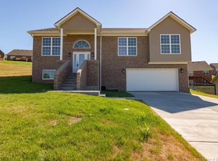 2824 Rolling Creek Dr, Jeffersonville, IN 47130