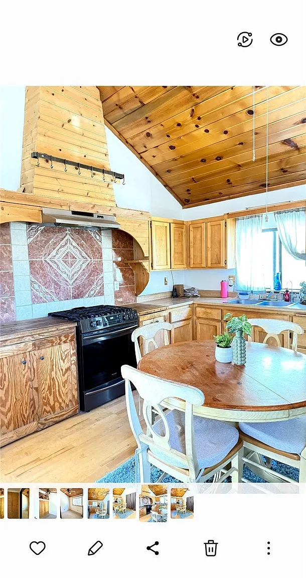 2 bed, 720 sqft, $1,800 — Photo 2