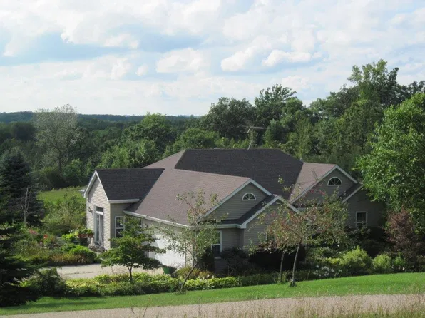 8219 Salisbury Rd, Kewaskum, WI 53040