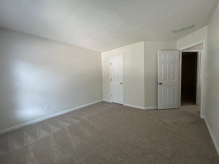 180 Sessingham Ln — Photo 42