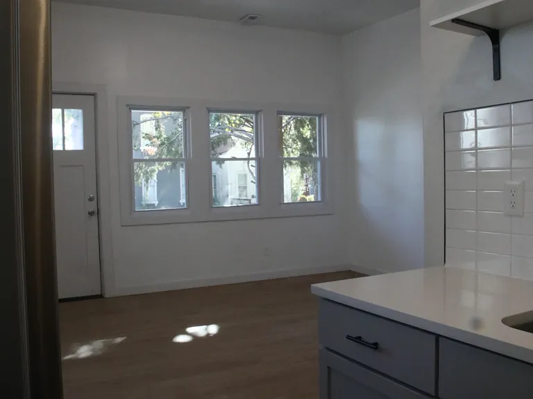 2109 Stansbury St — Photo 10
