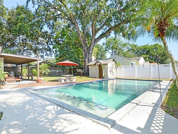 3rd image of 741 Royal Palm Ct