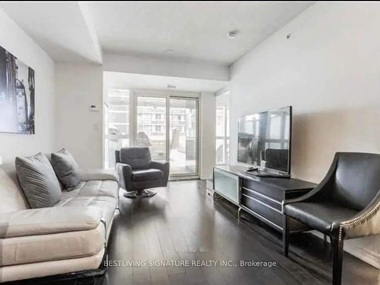 386 Yonge St #1409 — Photo 6