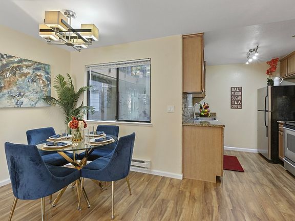4th image of 2250 Monroe St APT 131