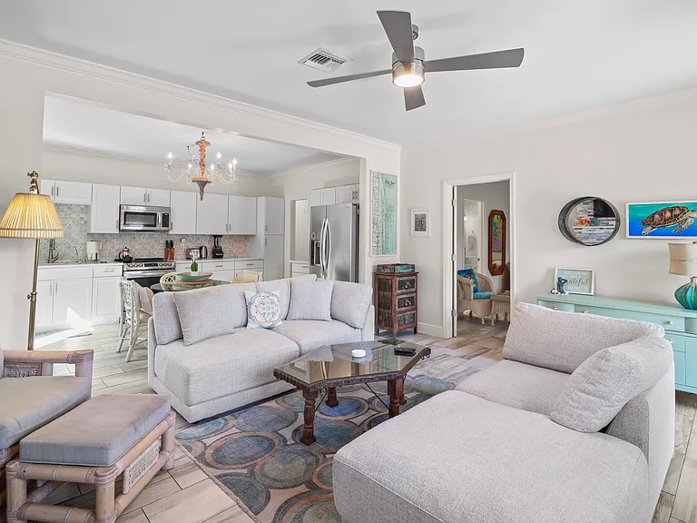 301 Hawthorne Dr — Photo 33