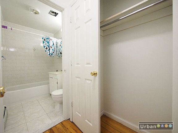 5th image of 444 Evergreen Ave #1