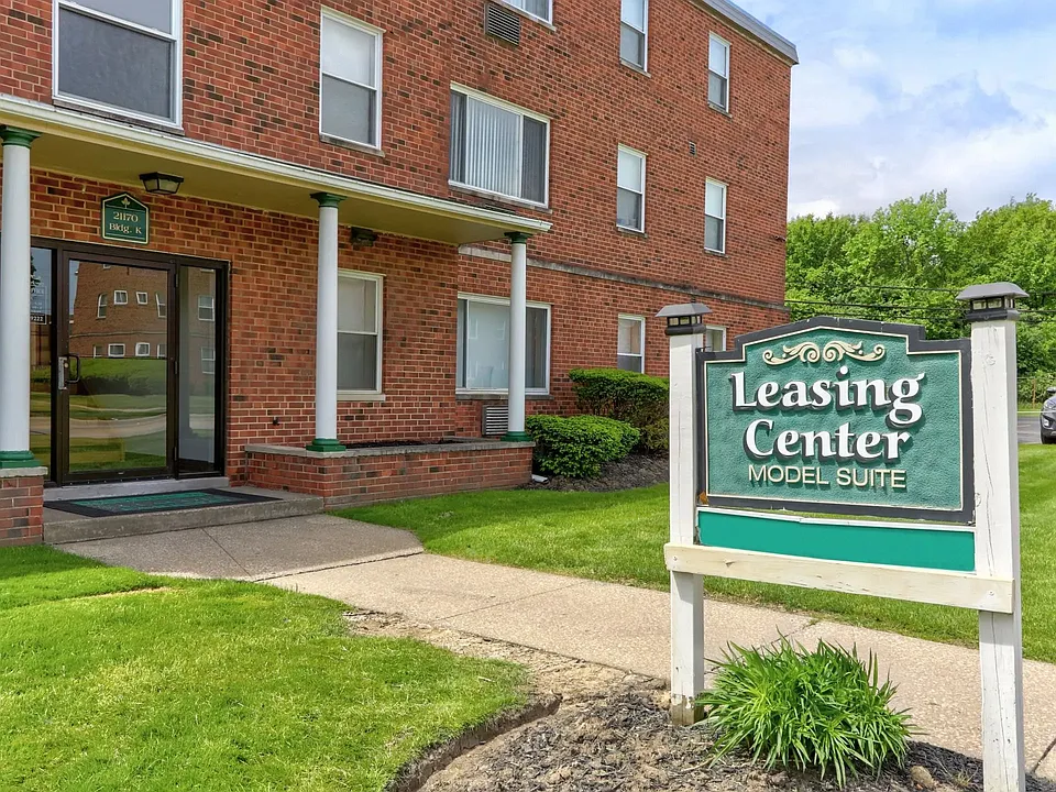 Ellacott Parkway Apartments