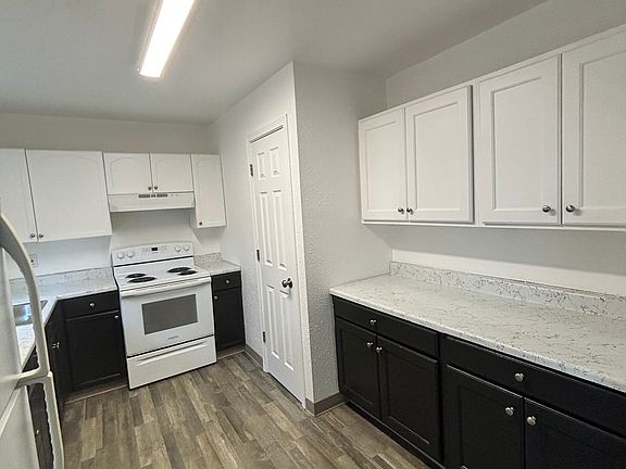 5th image of 1200 E Powell Blvd APT 17