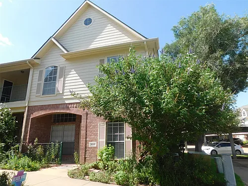 2710 Grants Lake Blvd Photo 1