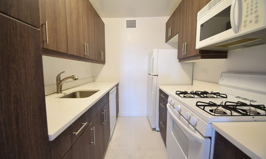 The Capri - Kitchen - A Line