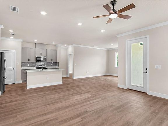 5th image of 2203 W LOWRY AVENUE