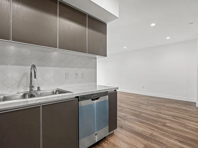 Kitchen with Double-Sinks and Energy-Efficient Dishwasher