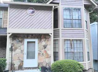 860 Brandy Oaks Ln, Stone Mountain, GA 30088