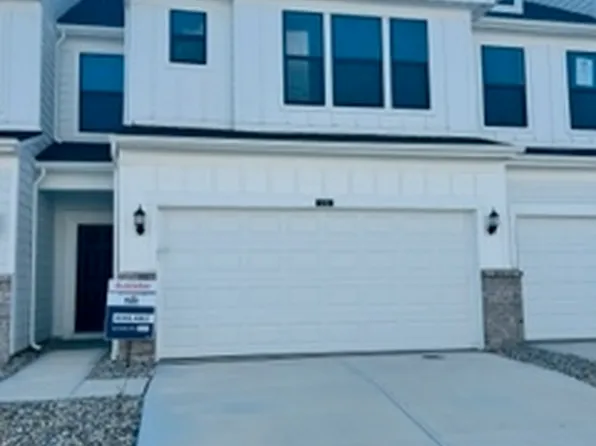 3268 Morab Dr, Zionsville, IN 46077