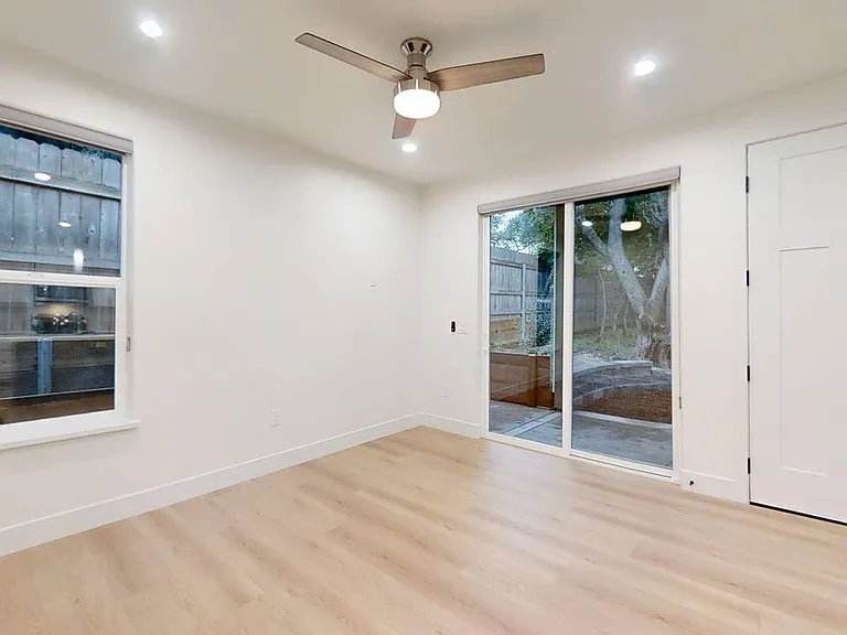 8404 Ascolano Ave — Photo 16