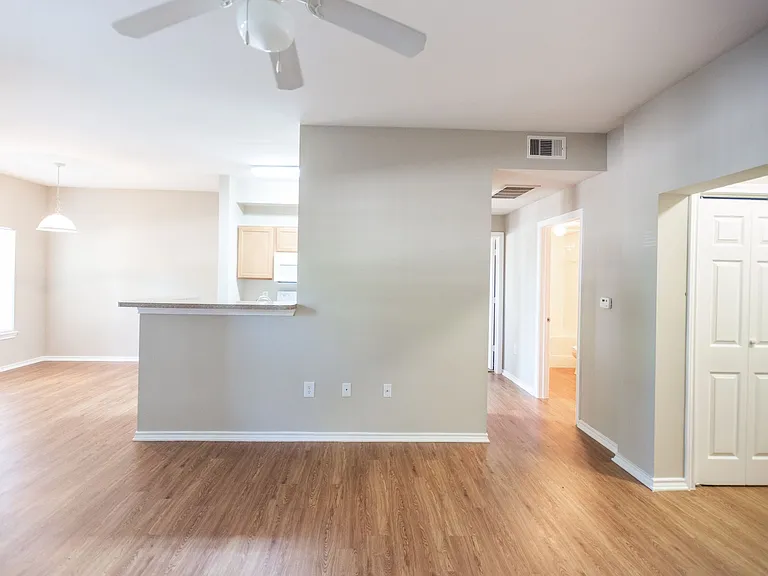 Saddle Creek — Photo 13