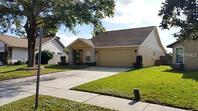 1st image of 730 Holbrook Cir