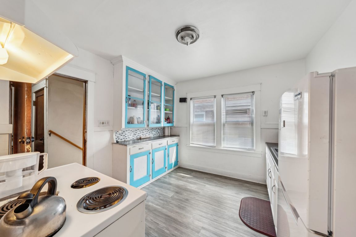 16th St-2504-041