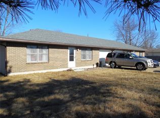 1503 W Springfield St, Saint James, MO 65559