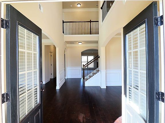 4th image of 341 Cambrian Dr