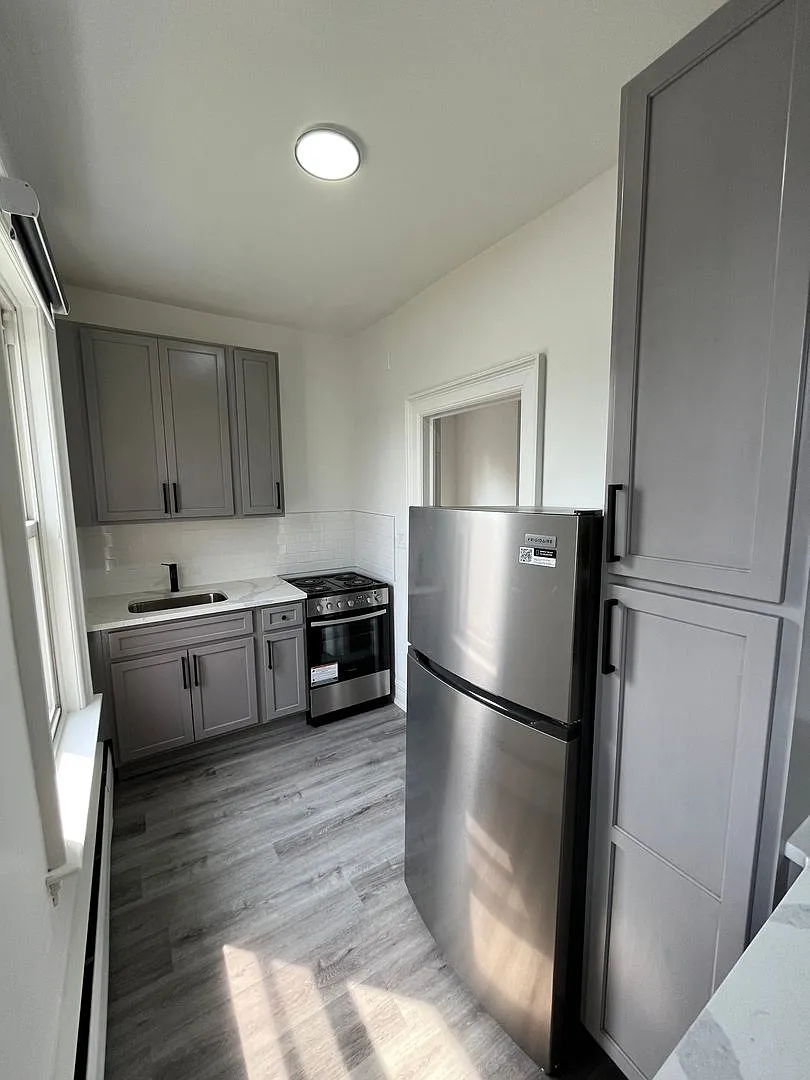 Now Leasing - Fully Renovated Allentown Apartments ! — Photo 3