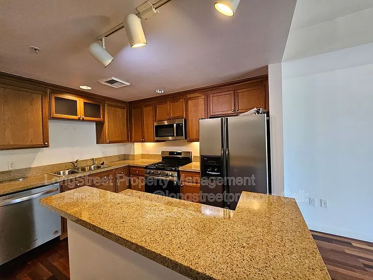 910 SE 42nd Ave #210 — Photo 3