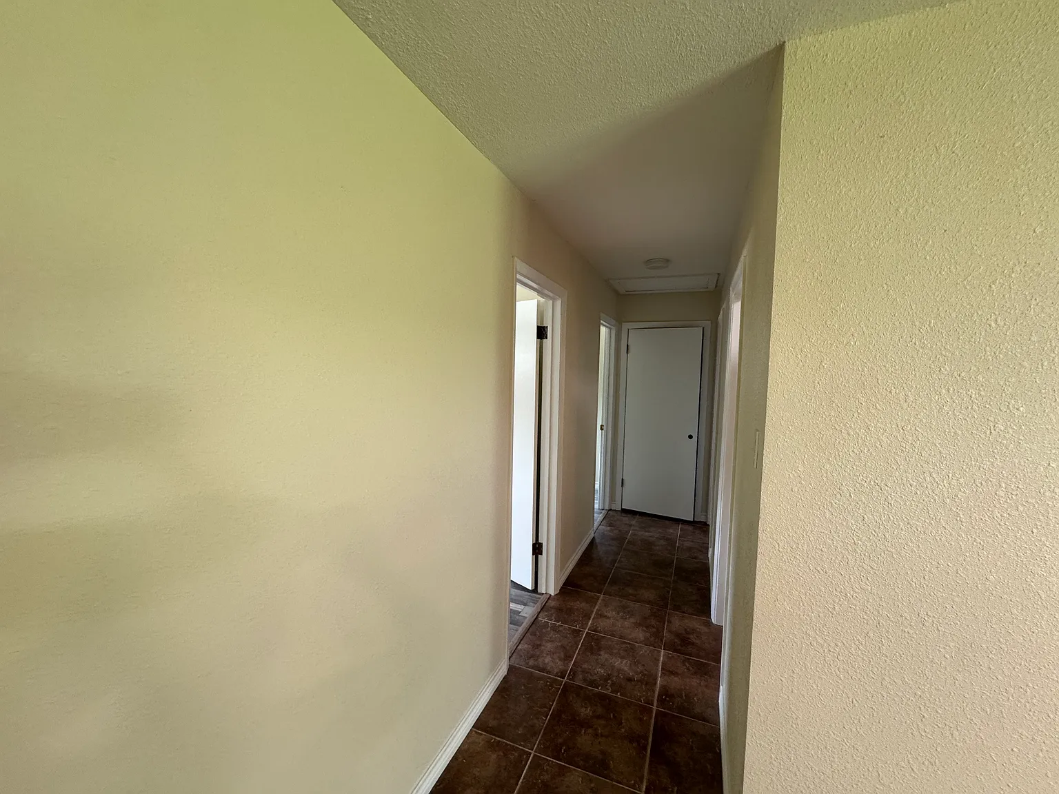 3 bed, 1.5 bath, 1275 sqft, $1,500 — Photo 4