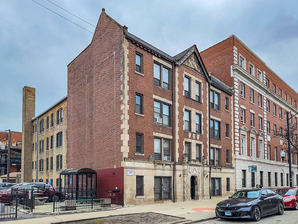 1st image of 3345 N Marshfield Ave APT 102