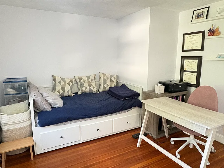 114 E Main St — Photo 7