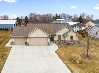 N4294 Serenity Ridge Ct, Freedom, WI 54130