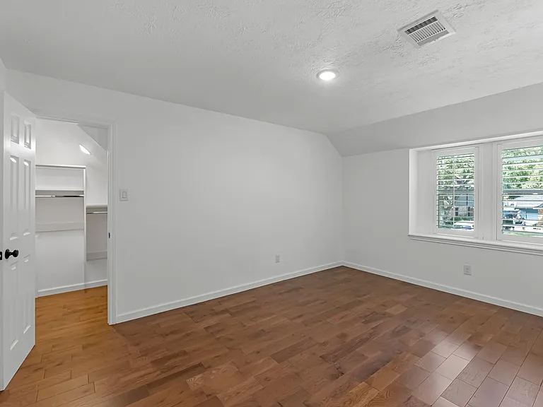 8011 Liberty Elm Ct — Photo 34