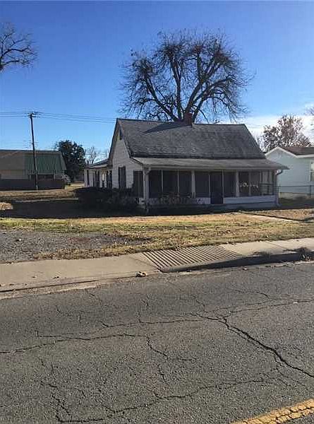 1st image of 316 Drennen St