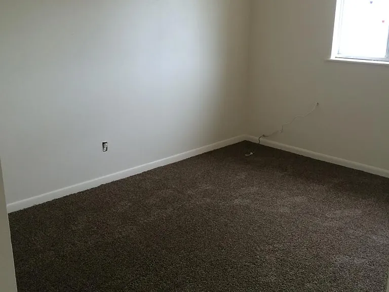320 S 4th St #33 — Photo 5