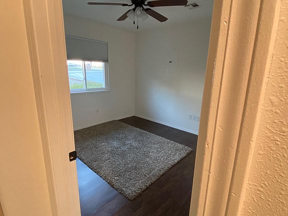 Bedroom 2 11' 4" x 9' 10"