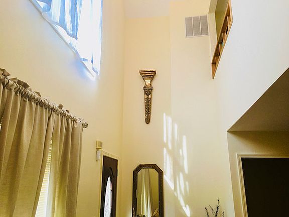 4th image of 4058 W Gladys Ave
